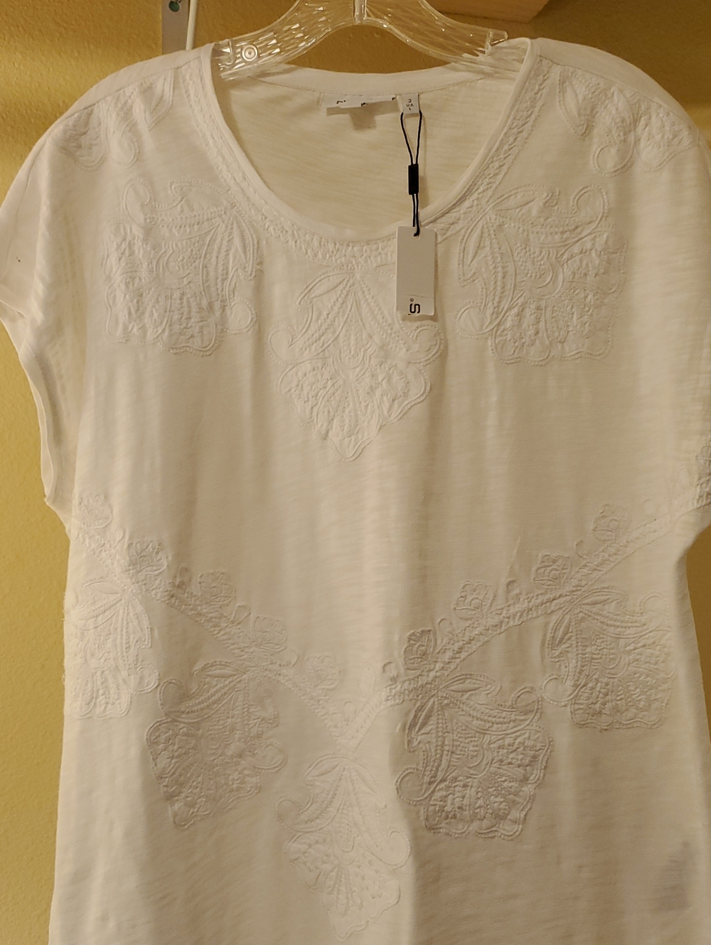 Chico's White Embroidered Scoop Neck Short Sleeve Top Sz Lrg